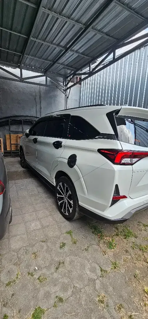 Toyota veloz QTSS low kilometer - Image 4 of 5