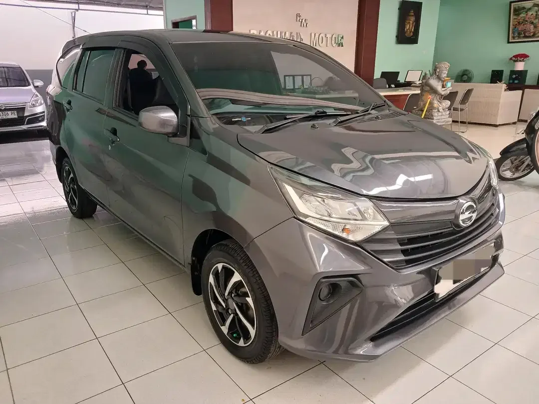 Daihatsu Sigra X 2023 Abu - Abu Metalik M/T 1.2cc - Image 2 of 9