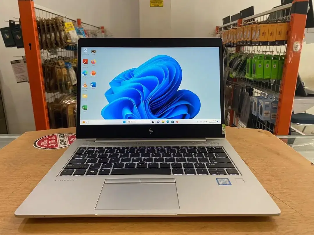 Laptop HP Elitebook 830 G6 Core i5Gen8 Ram 8GB SSD 256GB 13,3 Mulus - Image 1 of 8