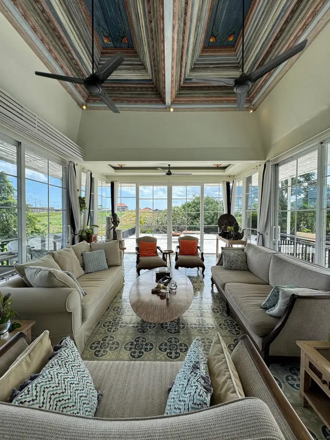 Dijual Villa Mewah di Canggu Bali – 8BR, View Sawah Sungai Gunung, Lahan 2.000 m² - Image 5 of 10
