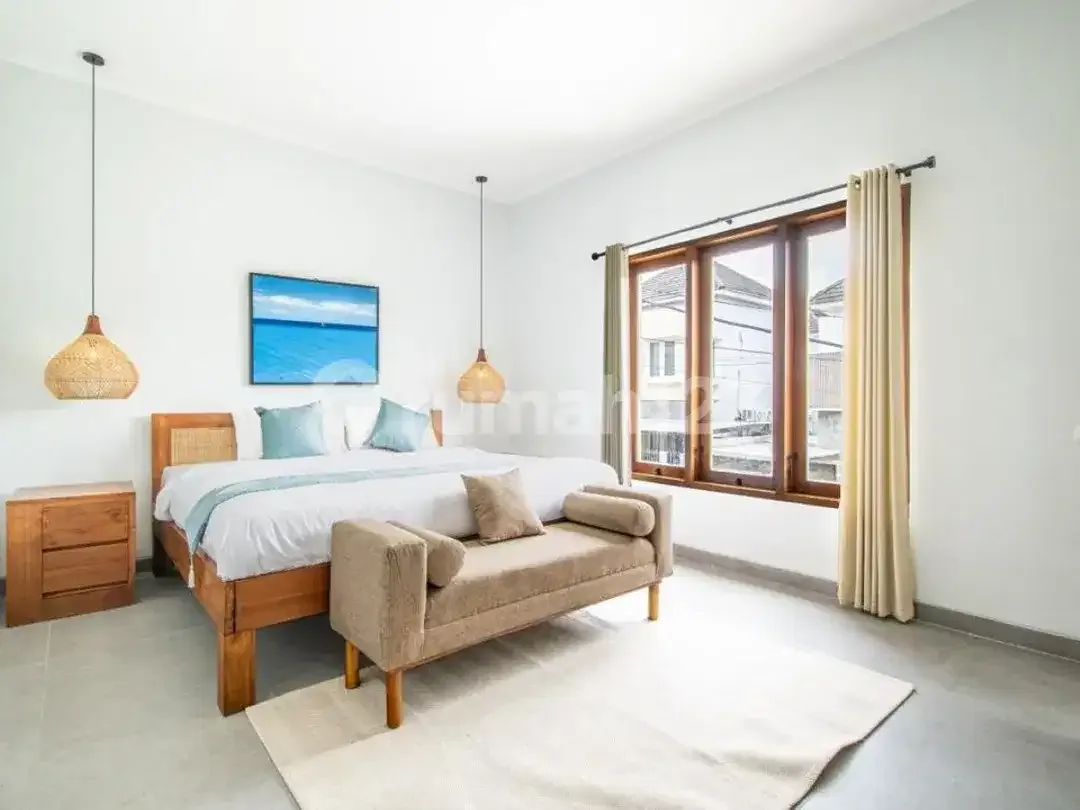 Investasi Villa Terbaik dengan Konsep Open Living Berbalkon Luas - Image 2 of 10