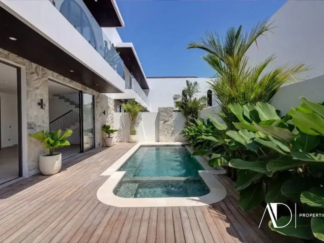 LEASEHOLD | CONTEMPORARY TROPICAL VILLA WITH PRIVATE POOL IN CANGGU - Image 2 of 10