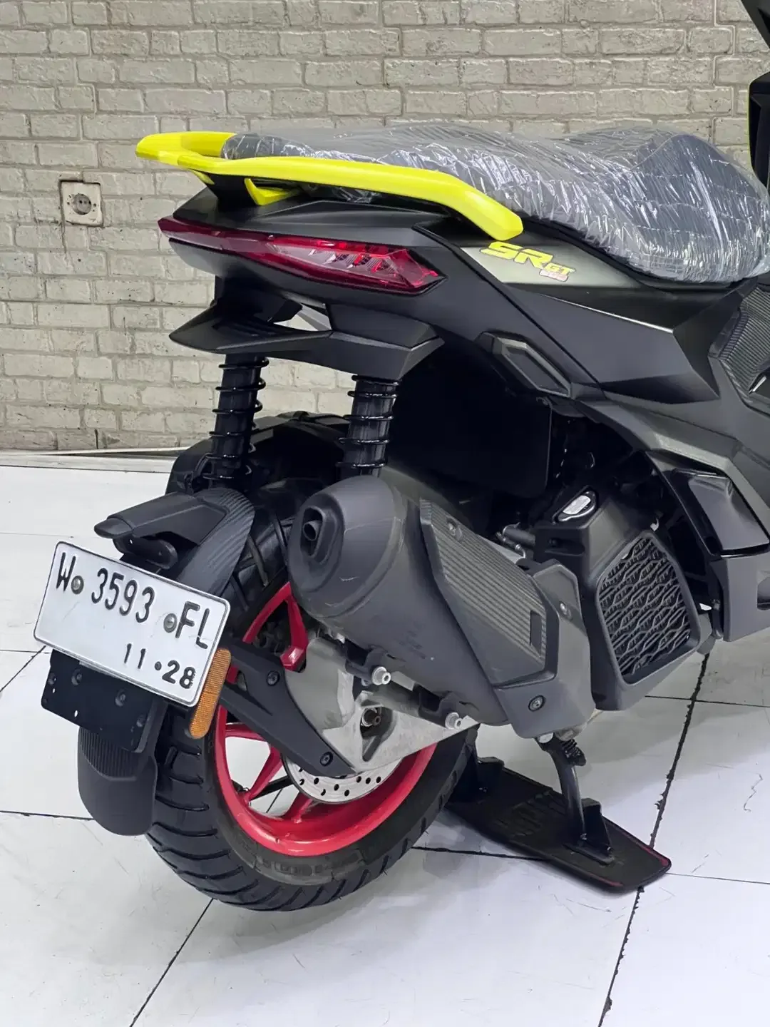 READY‼️ APRILIA SR GT 200 TH 2022 SUPER MULUS ODO MASIH 7RB ASLI - Image 7 of 10