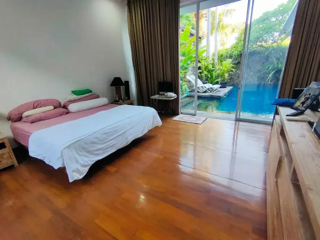 One Gate System Villa In Kerobokan Near Kudeta Beach Club - Image 3 of 10