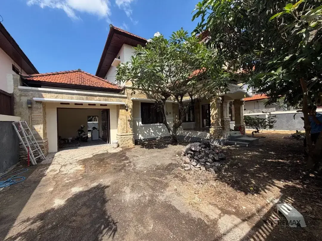 Rumah Luas Tanah 5.6 Are Dijual, di Kerobokan, Dekat Highscope School - Image 1 of 10