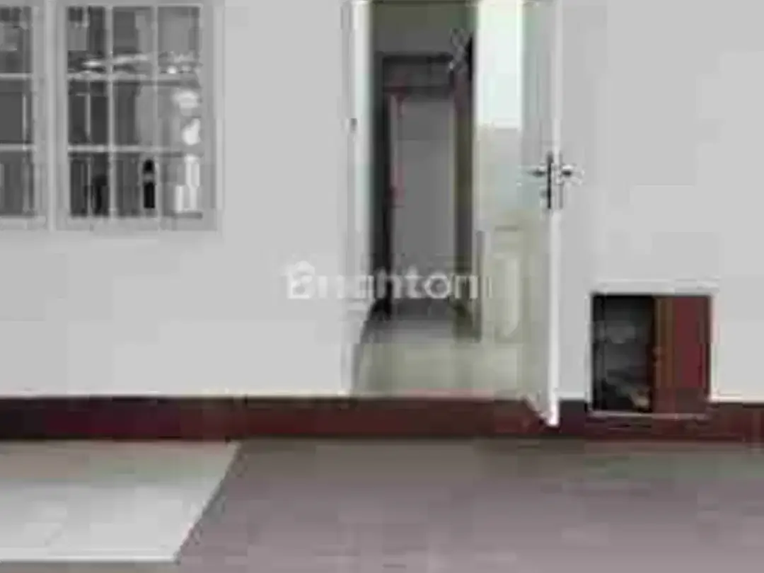 RUMAH LUAS DAN STRATEGIS COCOK UNTUK HUNIAN ATAU KANTOR LOKASI RENON DENPASAR - Image 3 of 8