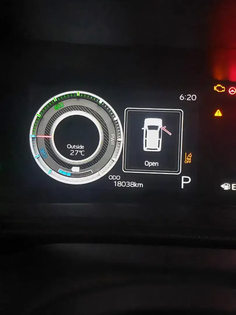 Toyota Yaris Cross GR Hybrid 2023 KM 18rb Pribadi TERAWAT - Image 8 of 8