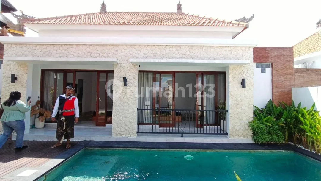 Villa Furnish dengan Kolam Privat dan View Sawah di Daerah Kerobokan Badung Bali - Image 2 of 4