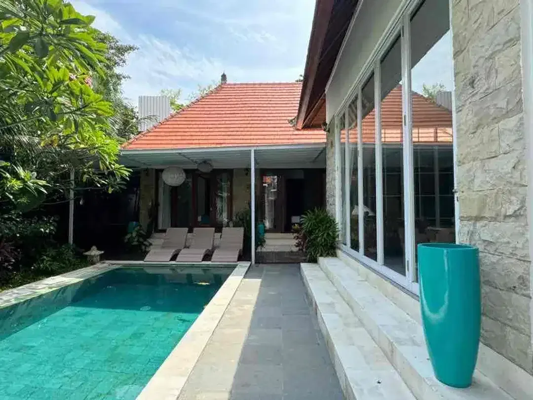 Villa PREMIUM Strategis Jl Bumbak Umalas Kerobokan - Image 4 of 10