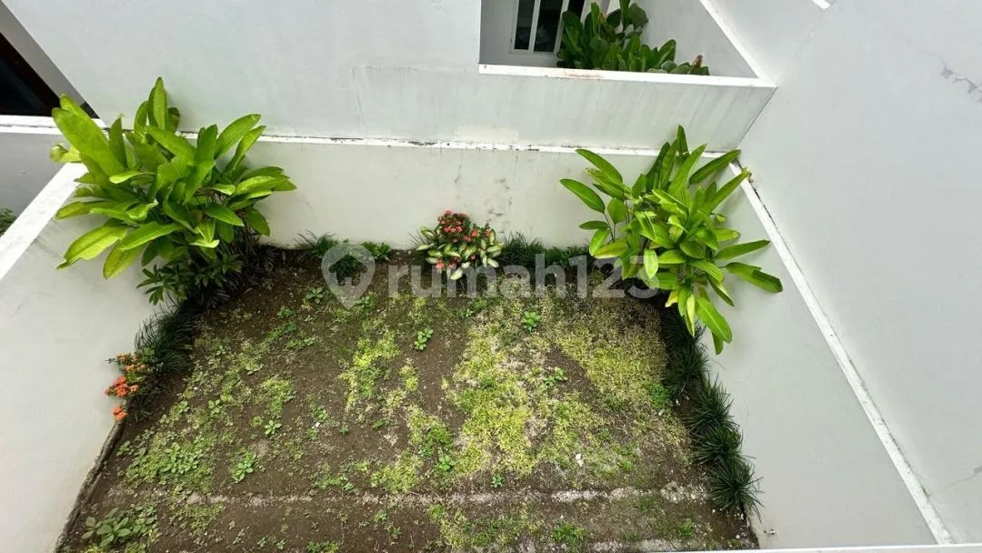 Exclusive House For Rent In Seminyak 3Br Fully Furnished One Gate - Image 2 of 4