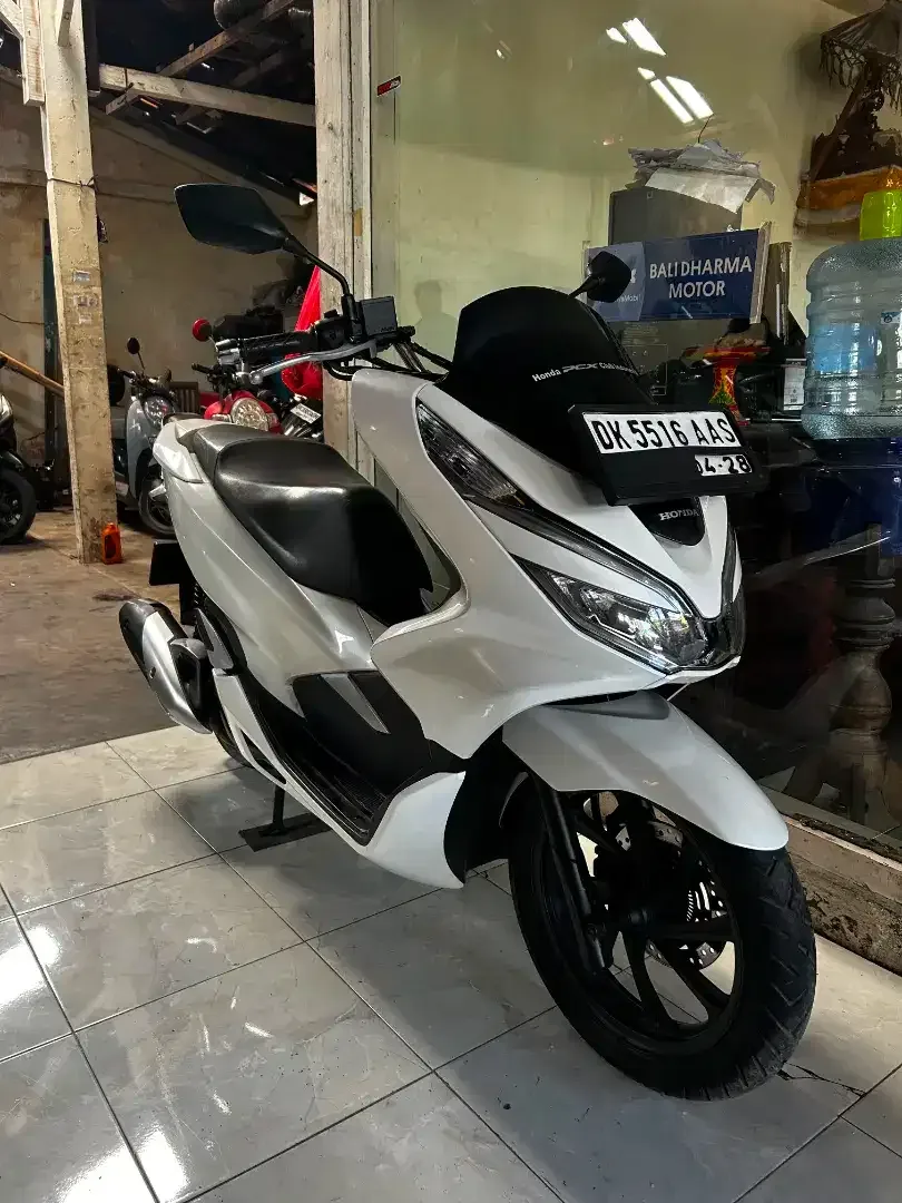 HONDA PCX 150 ABS TAHUN 2018 PAJAK HIDUP SURAT LENGKAP - Image 6 of 7