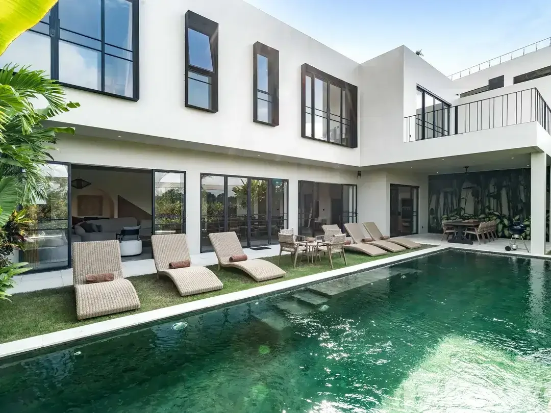 6 Bedroom Villa for sale in Seminyak, Bali - Image 2 of 10