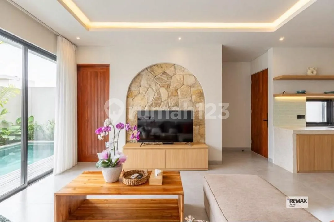 Brand New Modern Mediterranean 3-Bedroom Villa For Rent In Munggu - Image 2 of 4