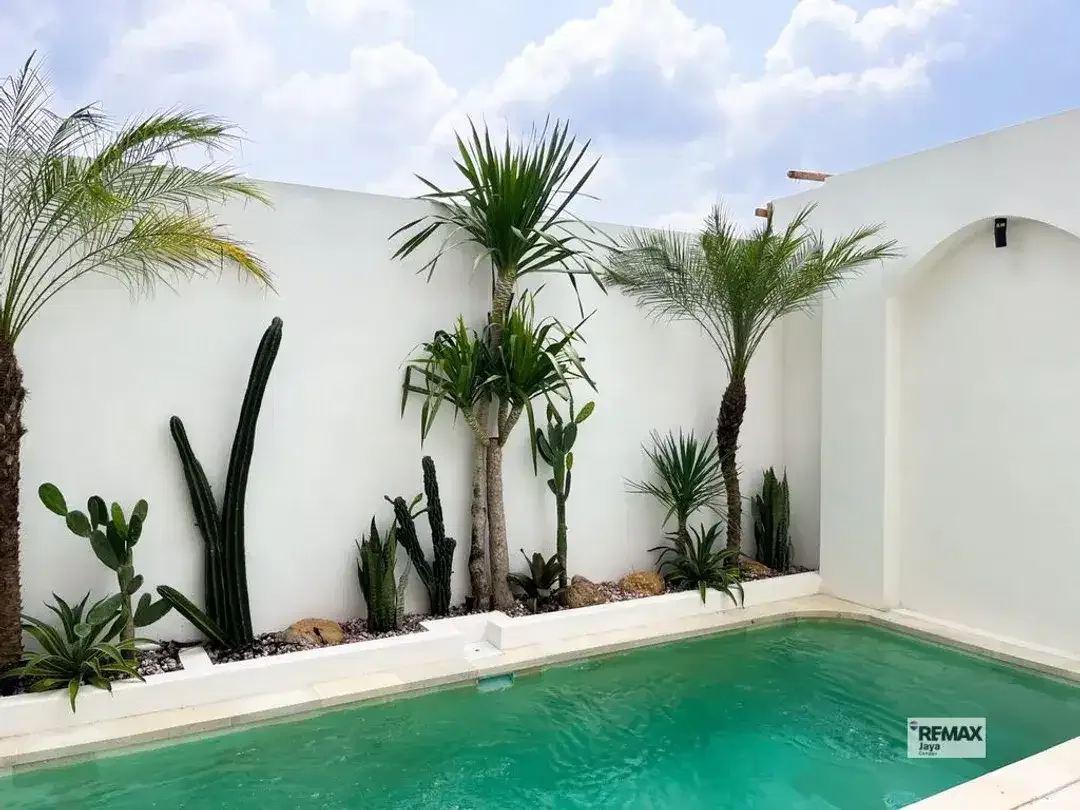 Elegant Tropical Villa With 28-Year Leasehold In Canggu - Image 2 of 9