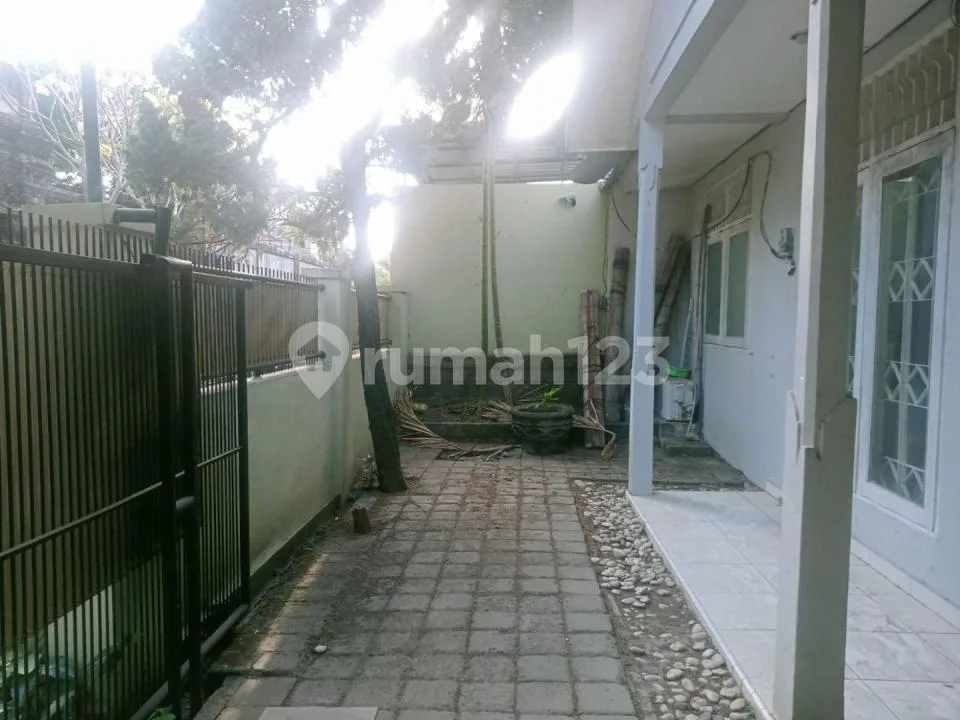 Rumah dengan 3 Kamar di Taman Griya Permai Jimbaran - Image 3 of 4