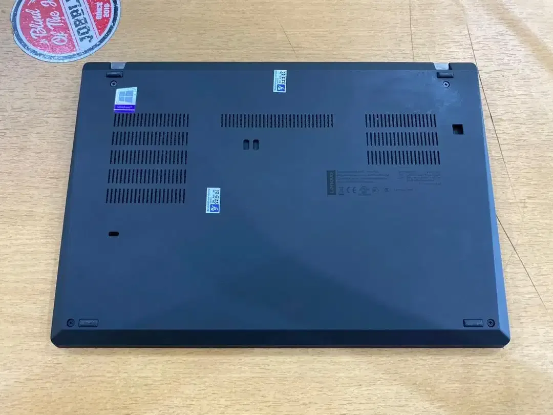Lenovo ThinkPad T495 Amd Ryzen 7 Pro Ram 16GB SSD 512GB VGA 2GB Mulus - Image 8 of 10