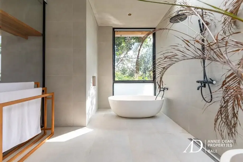 LEASEHOLD | MODERN VILLA WITH RICE FIELD VIEWS IN TUMBAK BAYUH - Image 7 of 10