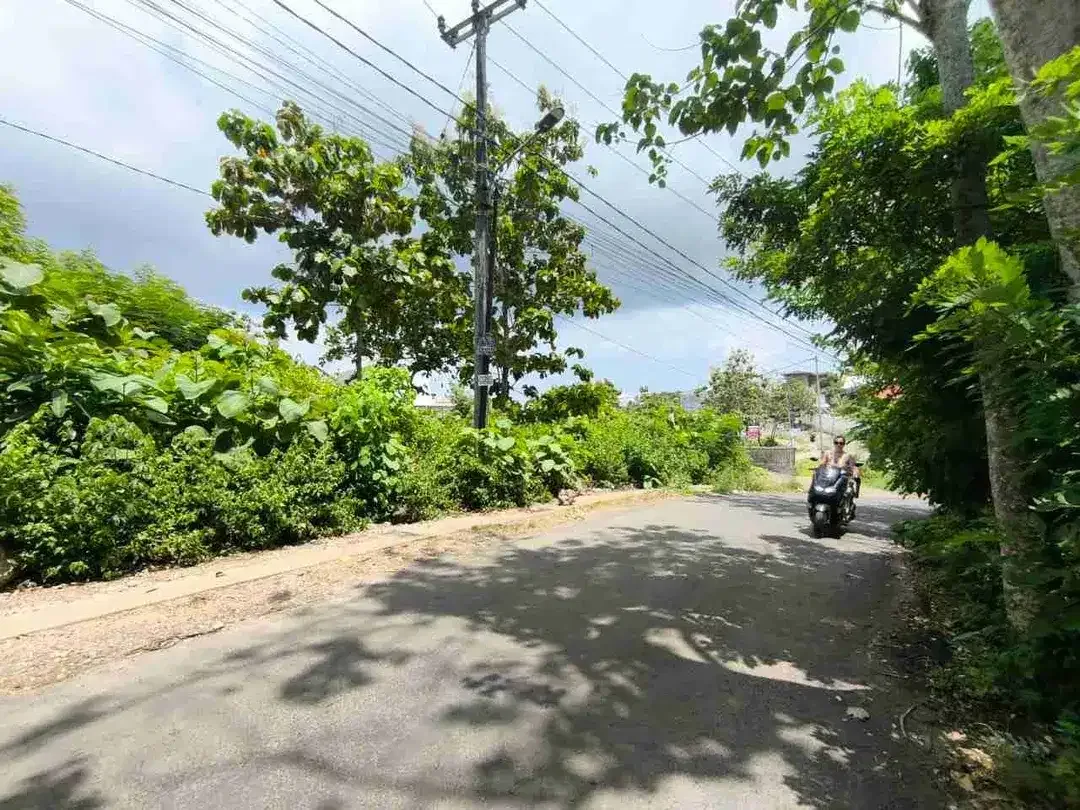Tanah Luas 2850m2 Lokasi Premium Dekat Pantai Bingin - Image 2 of 7