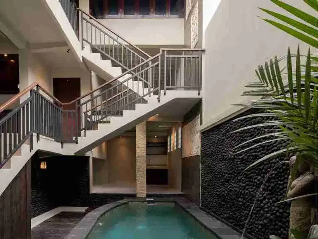 Luxury Vila Kontemporer 3 Kamar Full Furnish di Kerobokan - Image 4 of 10