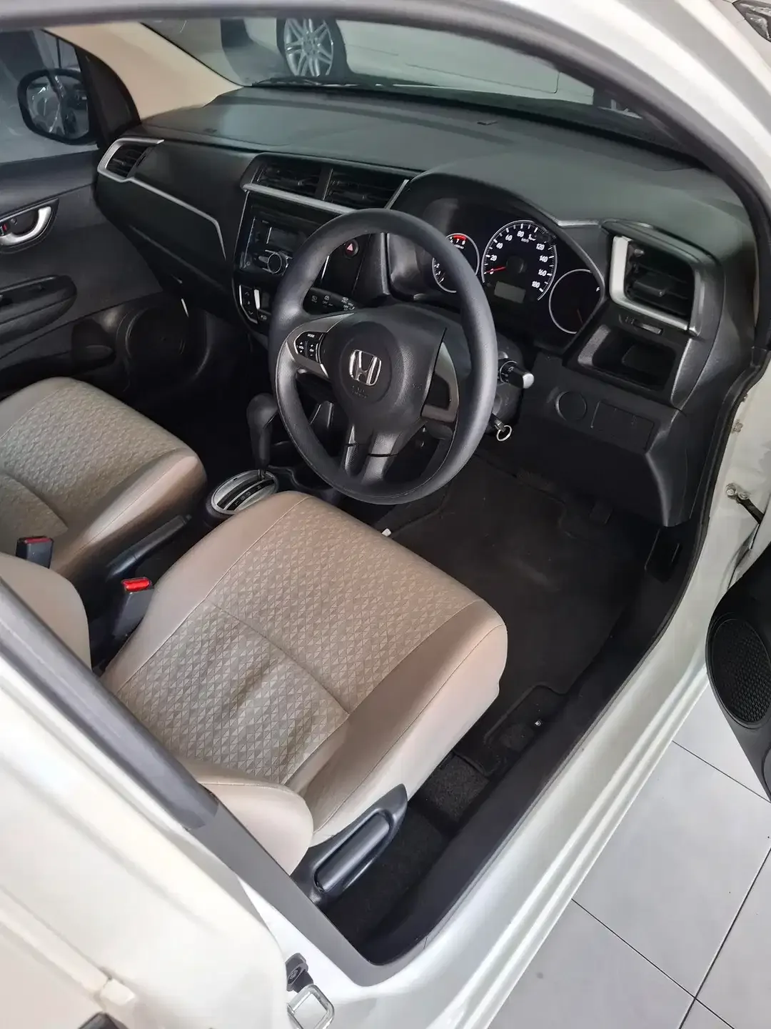 Honda Brio e satya - Image 5 of 5