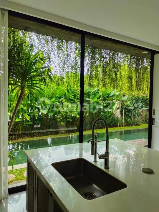 Premium 4 Bedrooms Residence With Ricefield View & Garden, In Renon, Near Sanur - Image 3 of 4