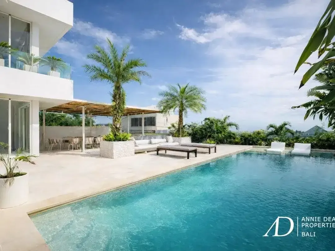 FREEHOLD | MODERN ALL-WHITE DESIGN VILLA WITH ROOFTOP & OCEAN VIEWS - JIMBARAN - Image 1 of 10