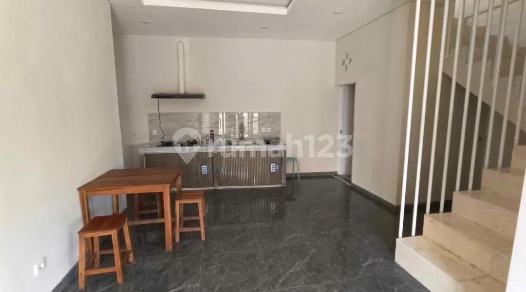 Rumah Baru Dua Lantai Semi Furnished Kwanji Dalung - Image 4 of 4
