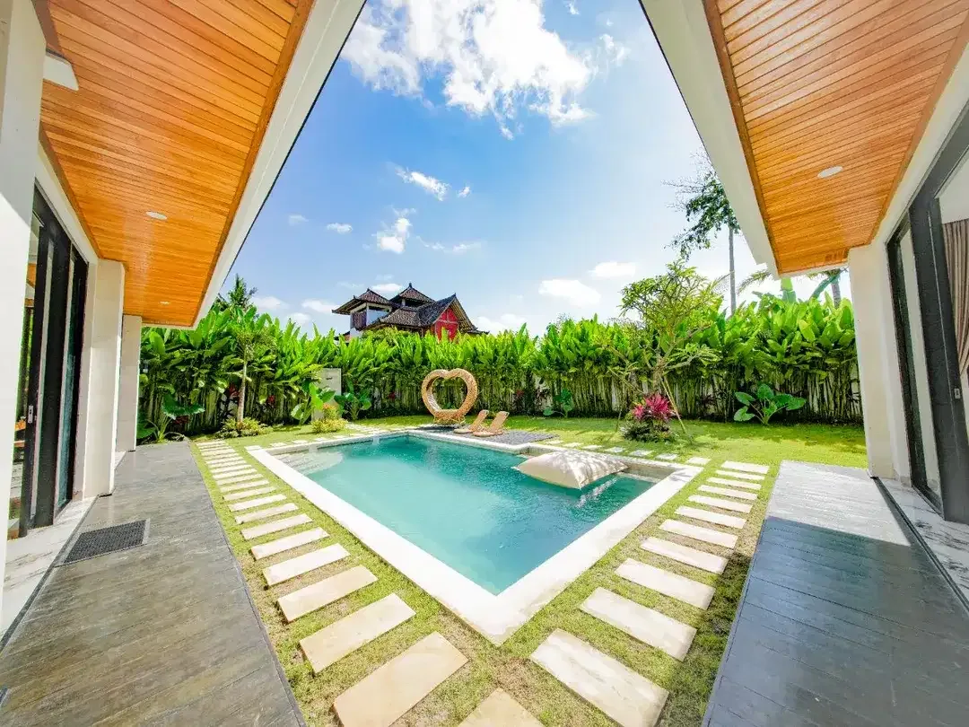 Freehold - Ubud Hideaway Rooftop Garden Villa with Stunning Mount Agung Views, Bali - Image 4 of 10