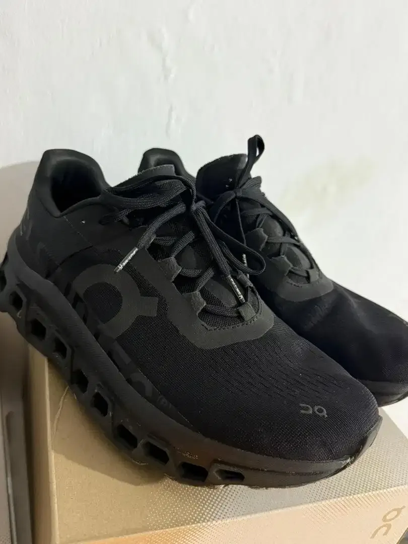 On Cloud Ori Full Black Size 44 - Image 2 of 6