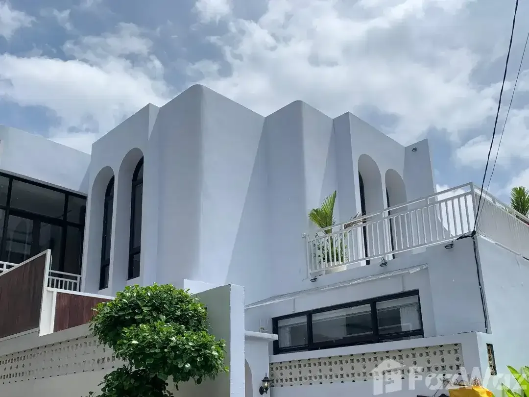 2 Bedroom Villa for rent in Kerobokan, Bali - Image 1 of 10