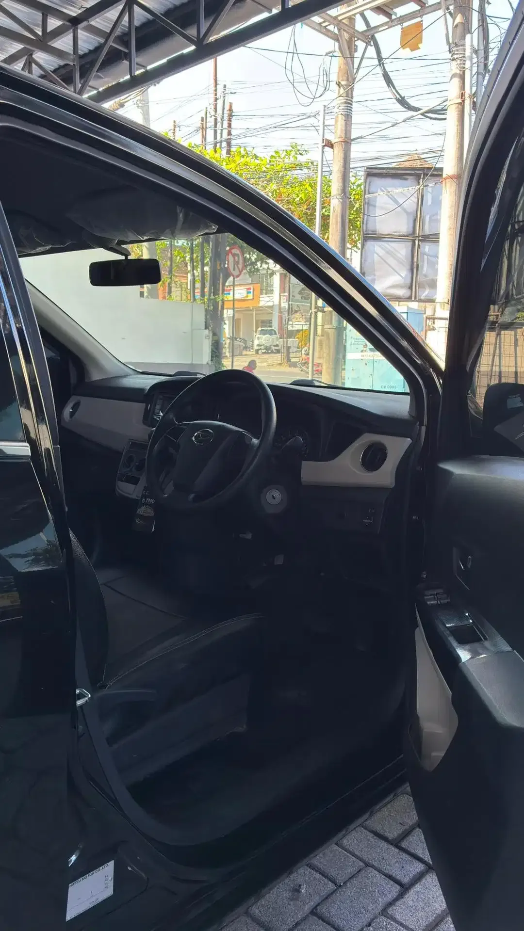 Daihatsu Sigra R 2018 Bensin - Image 5 of 10