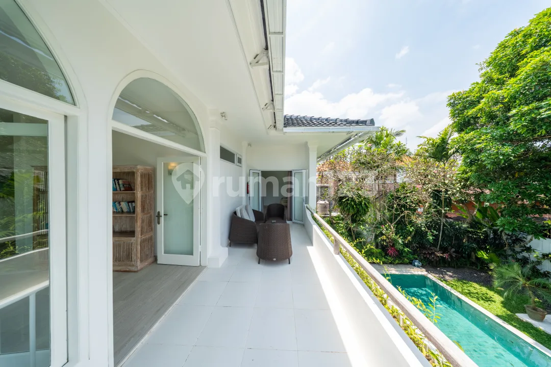 4 Bedroom Villa In Batu Belig - Image 1 of 4