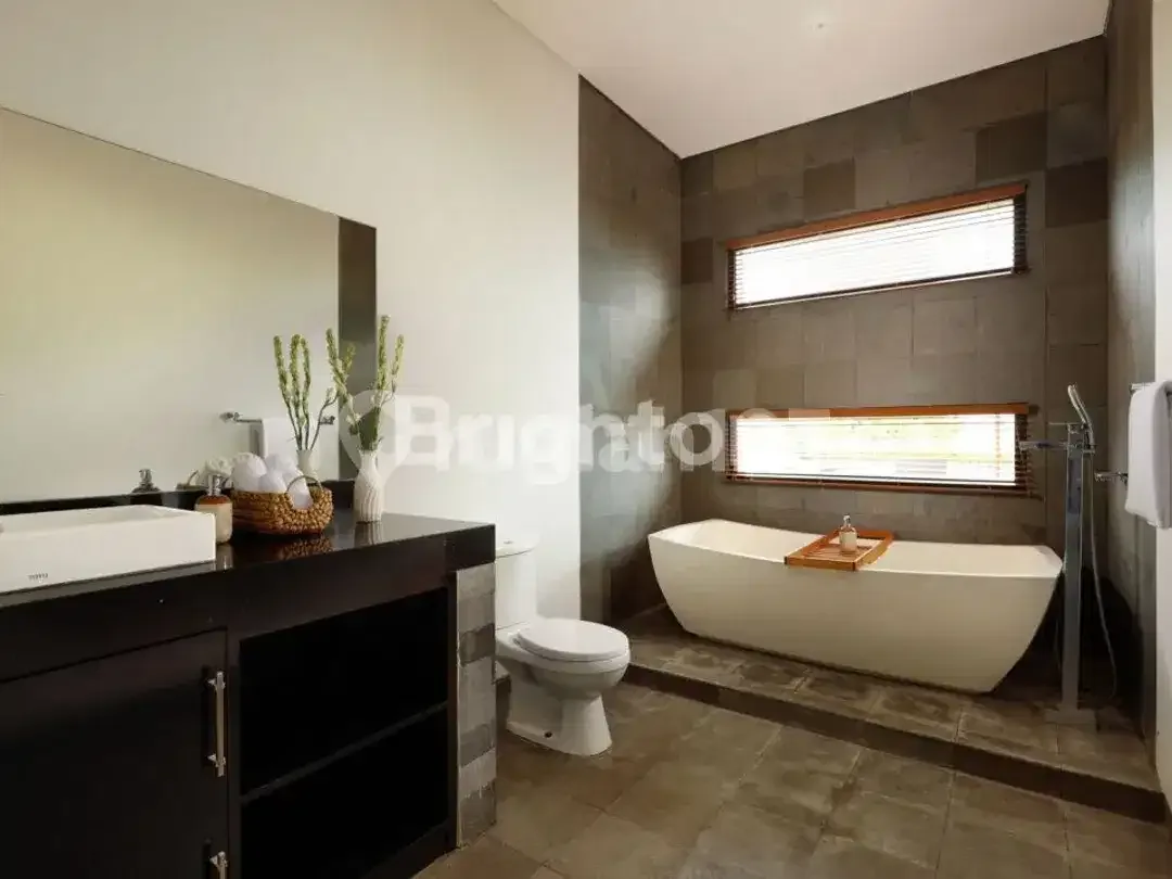 FOR SALE 3 BR VILLA WITH VIEW AT BENOA BADUNG - Image 5 of 5