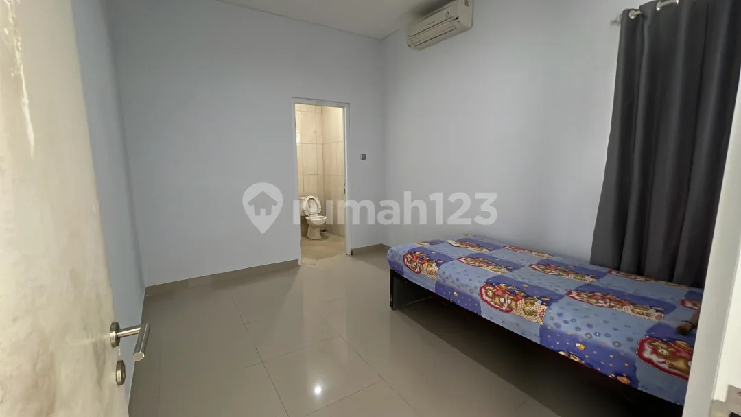 Rumah 2 Lantai di Lingkungan One Gate System Semi Furnished Dekat Fasilitas Umum di Jimbaran - Image 3 of 4
