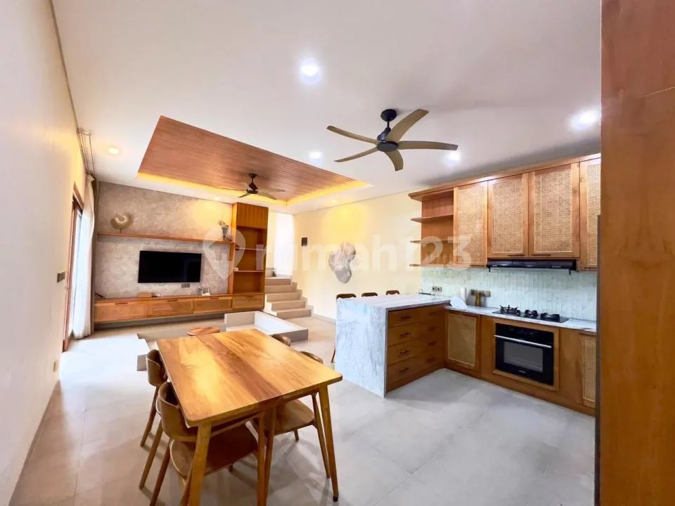 3 Bedrooms Modern Minimalist Style Rice Field View Location Strategic At Pererenan Canggu - Image 2 of 4