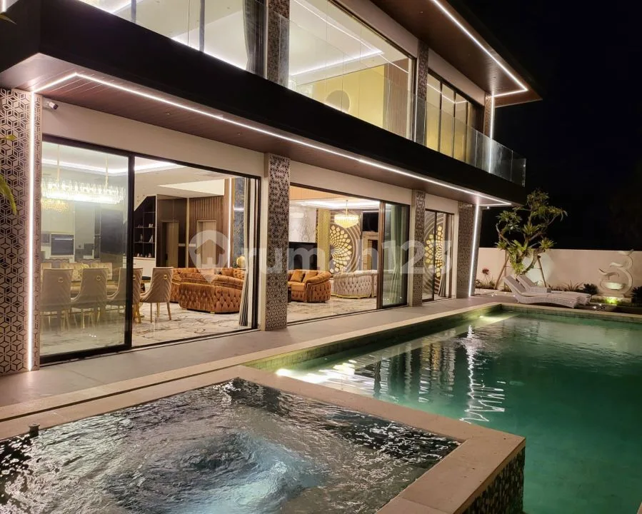 Brand New Luxury Villa With Spectacular Ocean & City View, Pecatu - Image 2 of 4