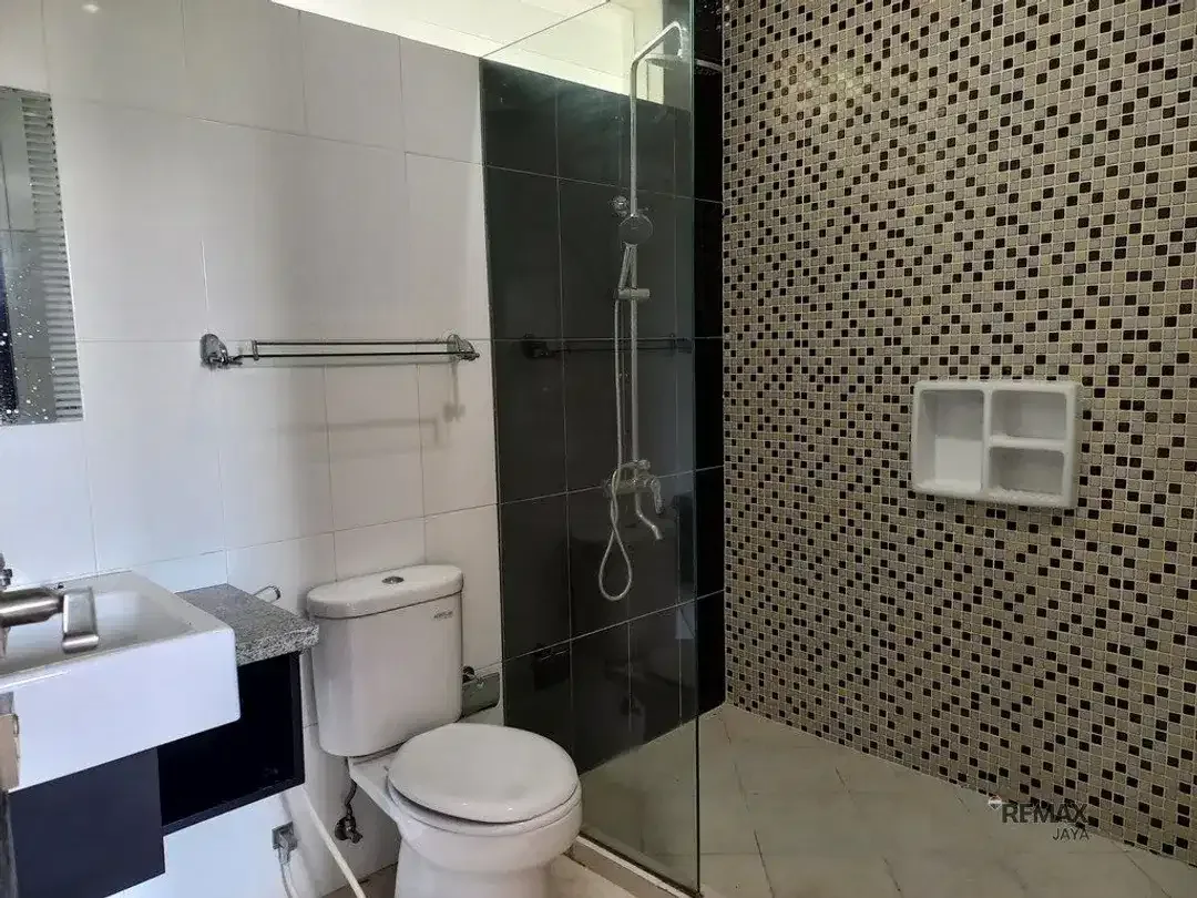 Villa 3 Kamar Tidur Siap Huni Disewakan di Kerobokan, Kuta - Image 8 of 8