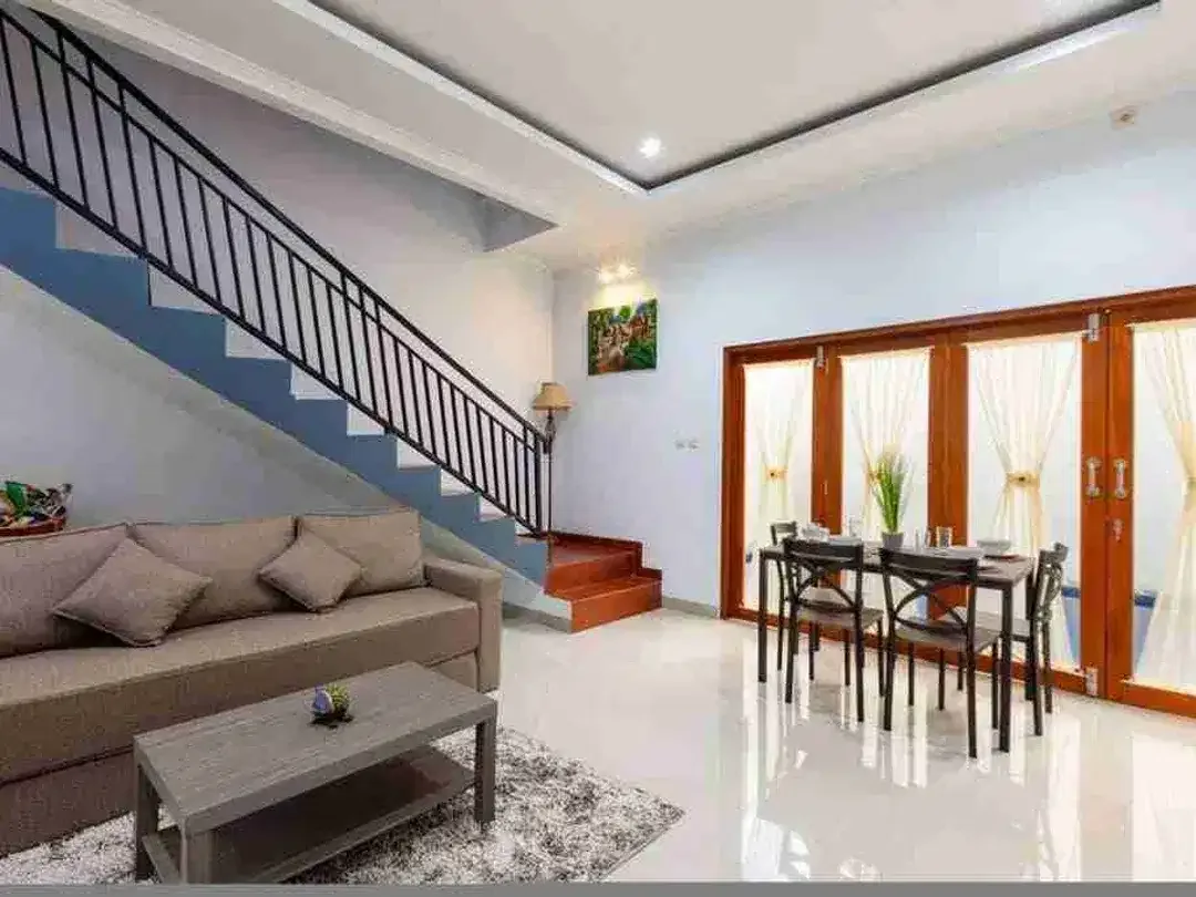 Disewakan Rumah lantai 2 dengan kolam renang full furnished lokasi strategis jln bypass jimbaran-nusa dua - Image 4 of 7