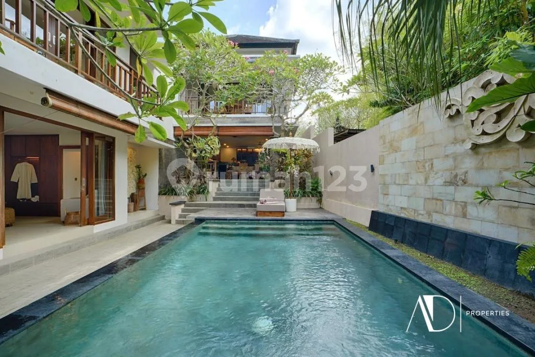 Freehold | Modern Tropical Design Villa In Nyanyi - Image 1 of 4