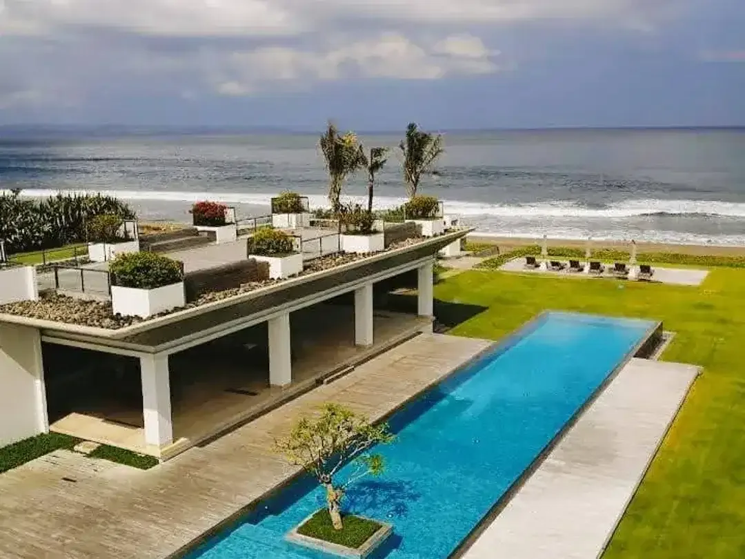 LUXURY VILLA BEACH FRONT SEMINYAK BALI. - Image 10 of 10