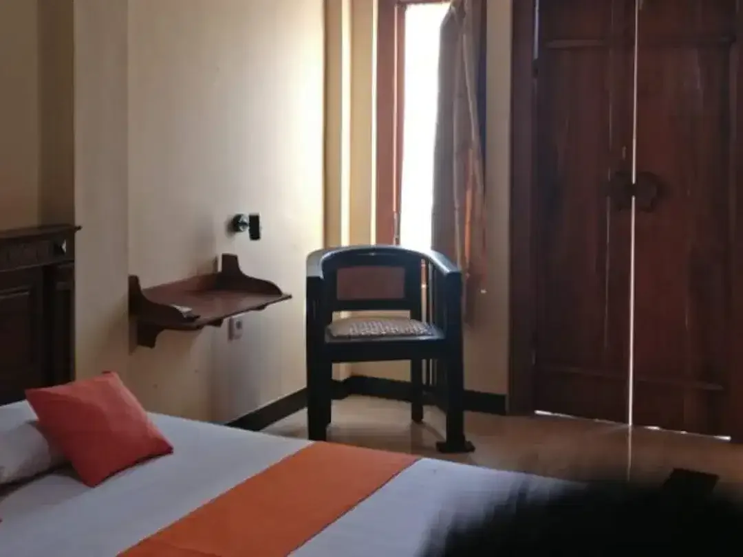 KUTA RUMAH DAN HOMESTAY 3 LANTAI DI PANTAI KUTA BADUNG, BALI - Image 2 of 7