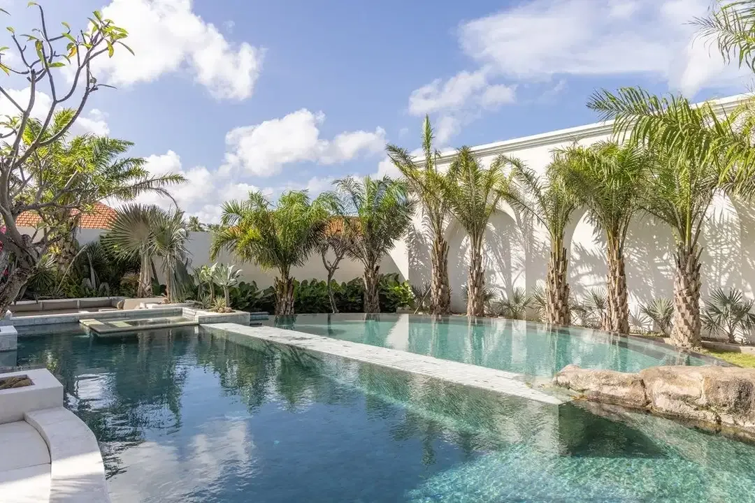 Luxurious 6 Bedroom Villa With Breathtaking Ocean View In Seseh - Image 6 of 10