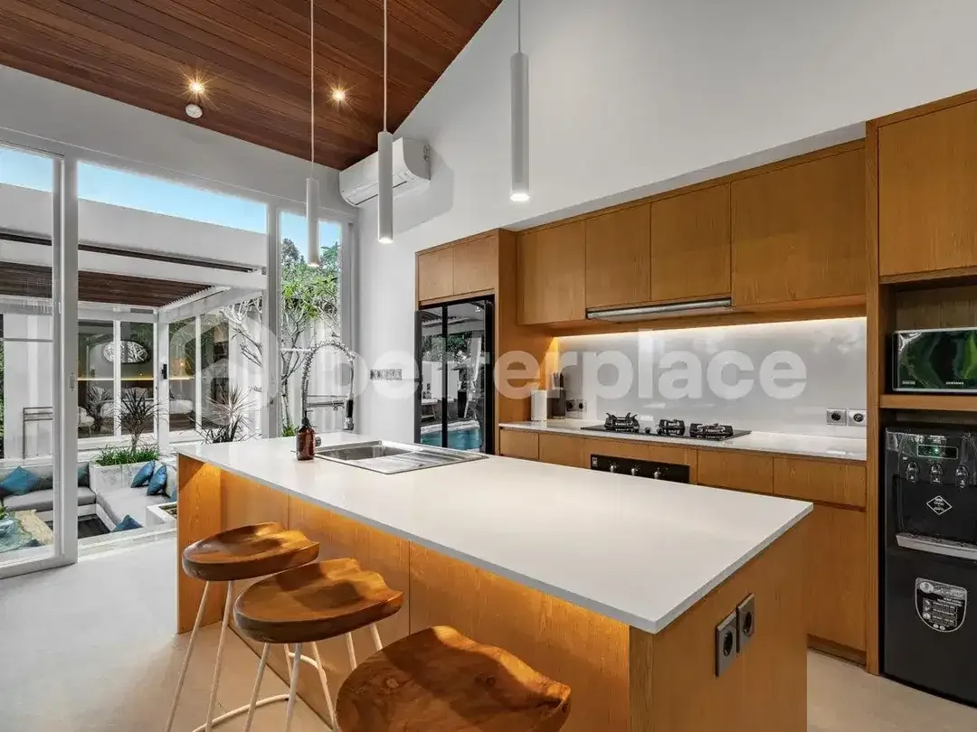 Modern Jungle Retreat in Pejeng, Ubud, 4 Bedroom Pool Villa with Spa, & Gym, A Great Investment Opportunity - Image 7 of 10