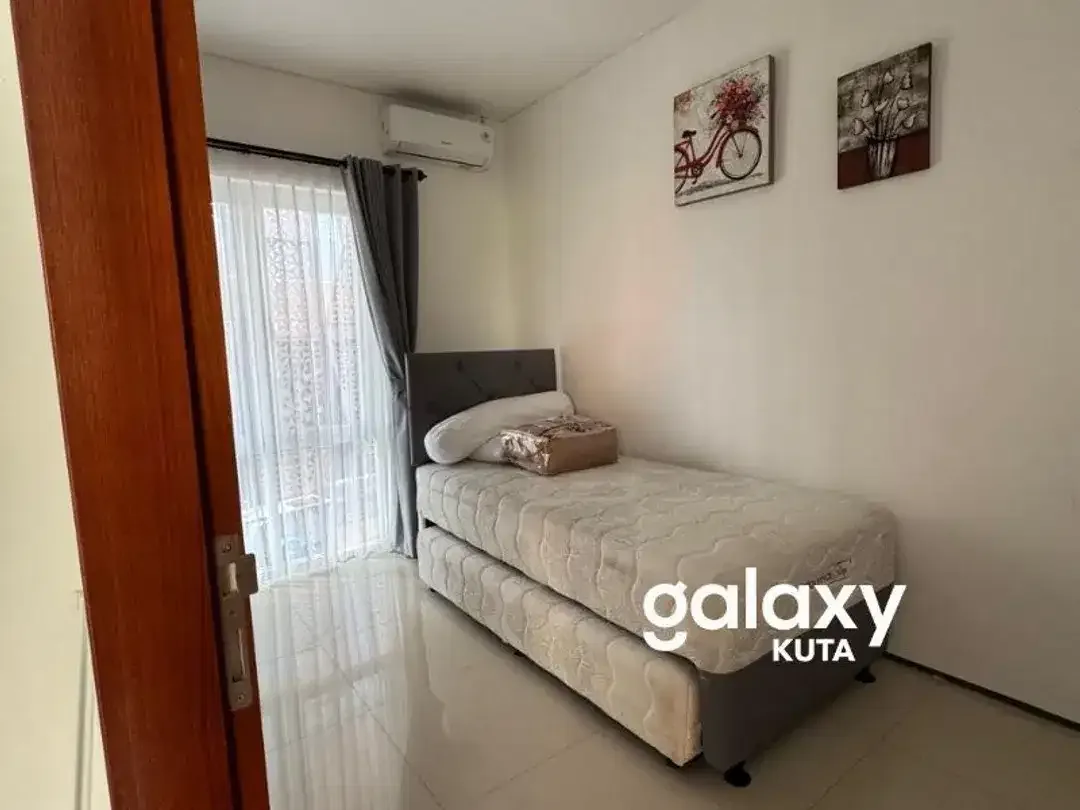 MODERN TROPICAL HOUSE IN PURA MERTASARI FOR SALE OR LEASEHOLD - Image 8 of 10