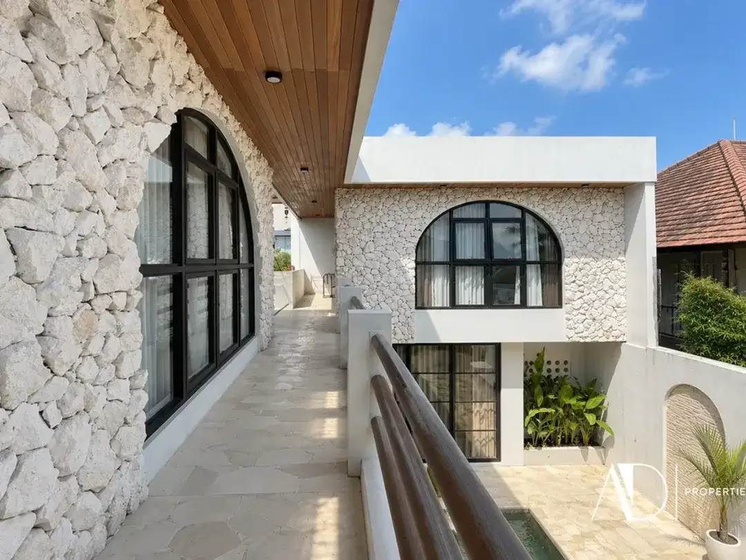 FREEHOLD | BRAND-NEW 3-BEDROOM VILLA IN PRIME UMALAS - Image 3 of 10