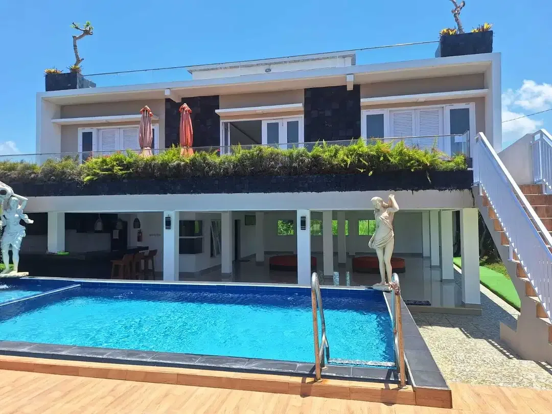 FREEHOLD VILLA PINGGIR PANTAI KUSAMBA KLUNGKUNG BALI - Image 1 of 10