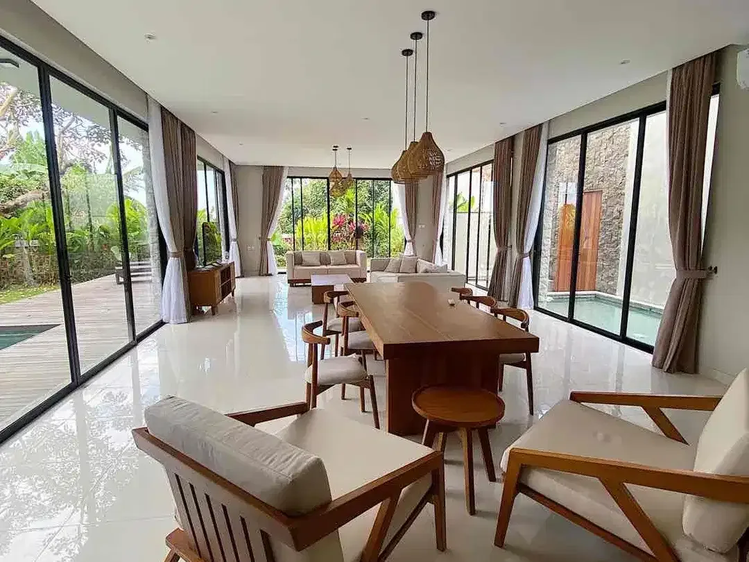 Villa Mewah Tropis Luas di Central Canggu – 4 Kamar Tidur dengan Kolam Renang Pribadi - Image 7 of 10