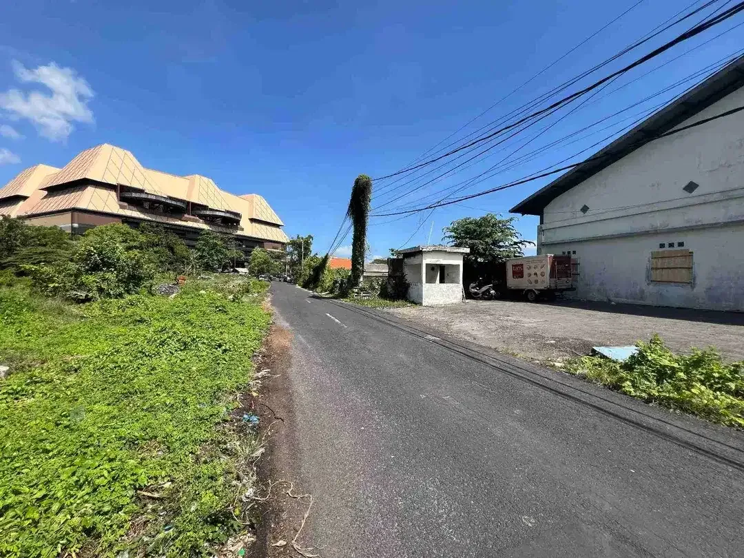 DIJUAL CEPAT DAN SANGAT MURAH, TANAH BONUS GUDANG DIKAWASAN , JL NAKULA - SEMINYAK, KUTA BALI.
(Posisi Pas Dibelakang TSM - Trans Studio Mall) - Image 4 of 10