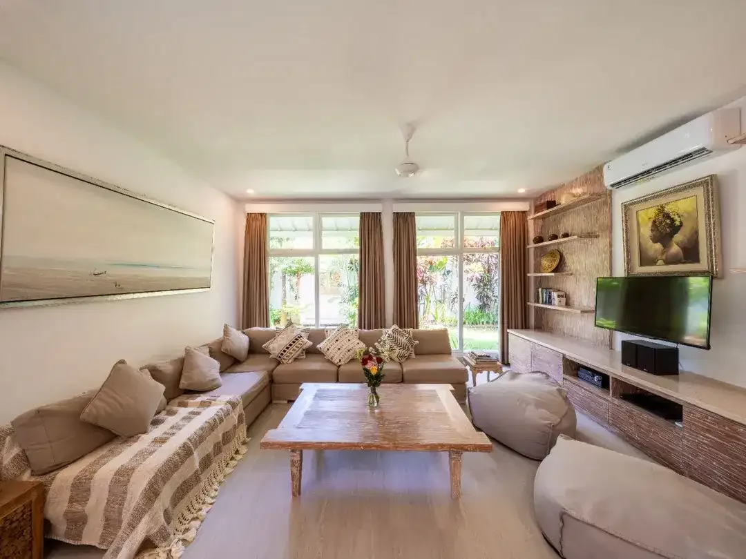 4 Bedroom Villa In Batu Belig - Image 7 of 10