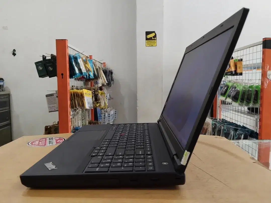 Lenovo ThinkPad T540P Core i5 Ram 8GB SSD 256GB 15in Mulus Murah - Image 4 of 10